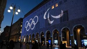 湖人惜败！詹姆斯24+6+8，赛后直奔通道，古德温紧抱波普